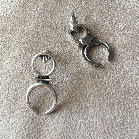 Ox Horn Boho Hoop Aged Silver Earrings - Picture 7 of 7